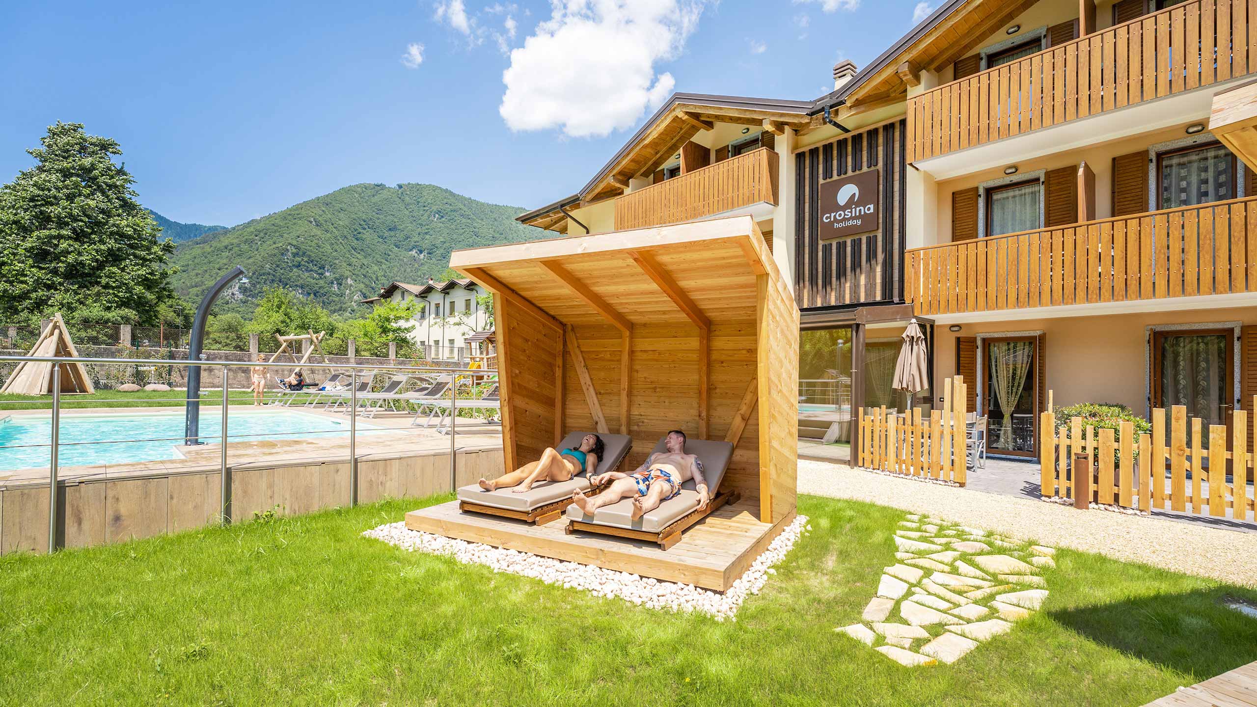 Crosina Holiday - appartamenti vicino al Lago di Ledro in Trentino per una vacanza in coppia o in famiglia  Benvenuti al Residence Toli