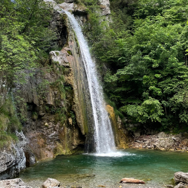 Cascate vicino al lago di Ledro e dintorni