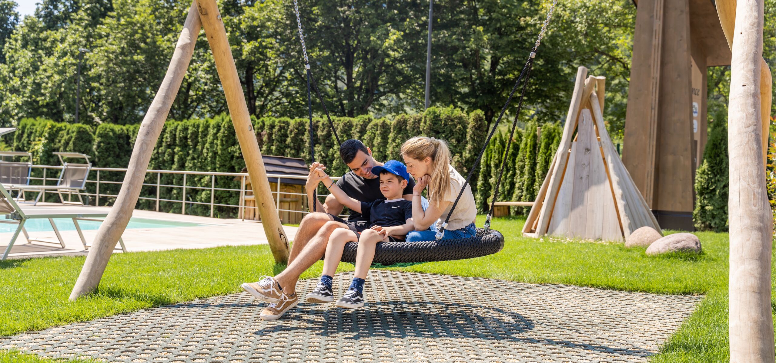 Crosina Holiday - appartamenti vicino al Lago di Ledro in Trentino per una vacanza in coppia o in famiglia 